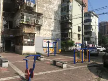 江滩公园旁,地铁4号线 单价低总价低的一房