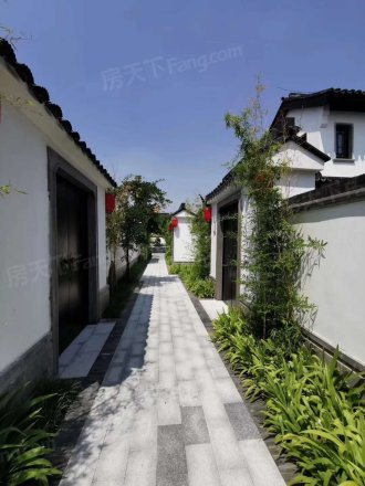 北纬37°康旅示范小镇实景图