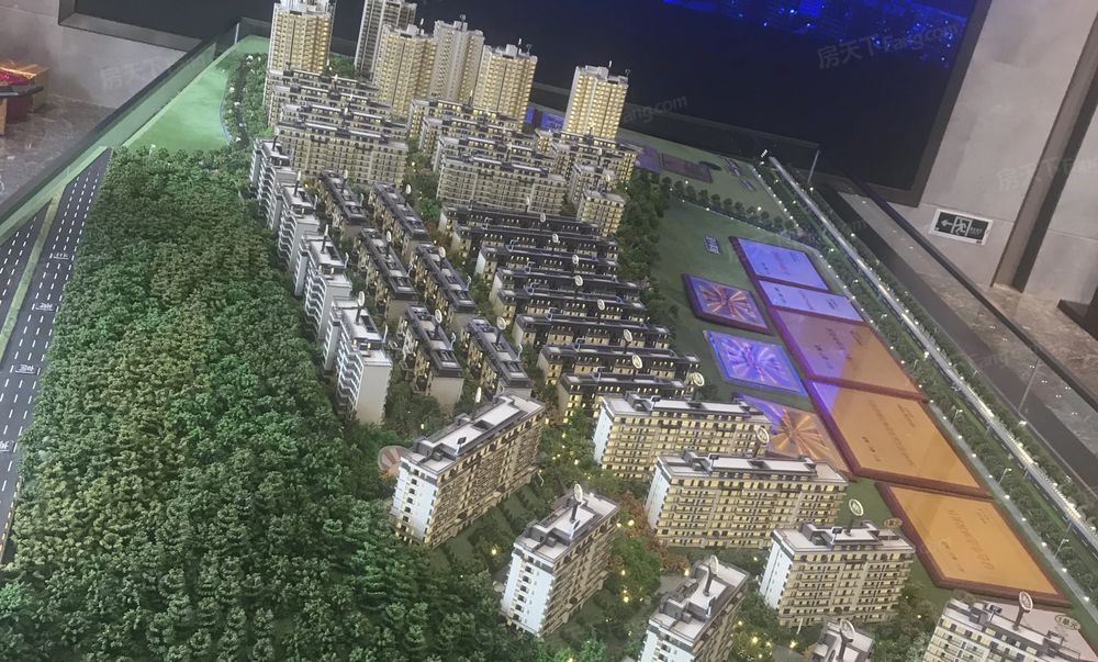 亏本急售龙洲湾融信澜湾花园洋房带露台大4房127万