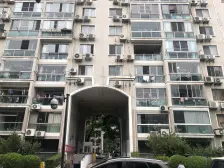 大开间,卫生间全明,品质小区,小区入口附近