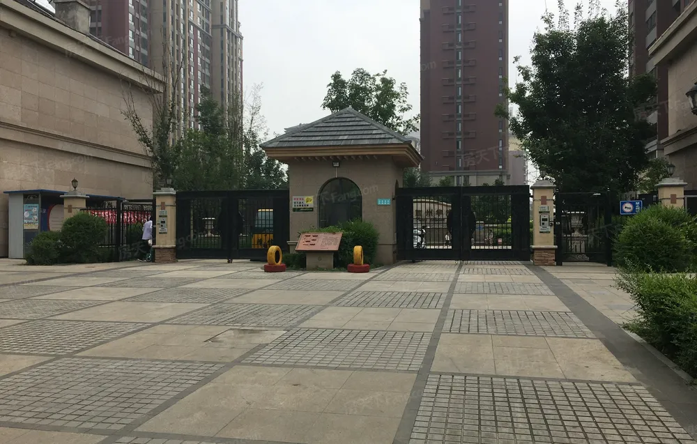 小区环境好 适合各类人群居住 公园 医疗设备 陪读 出租是您理想