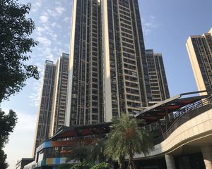 保利广场实用横厅毛坯三房,视野开阔,采光充足