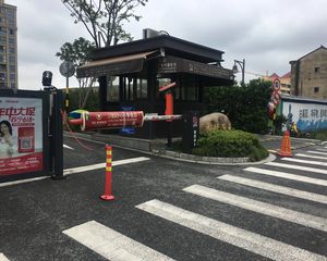 离宁波地铁3号线姜山站近的商品房小区