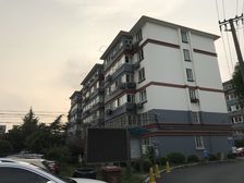 现浇房。双阳台正三房,随时看房。