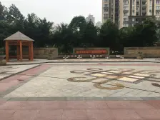 公园旁 精装大三房 中间楼层 南北通透 诚心出售