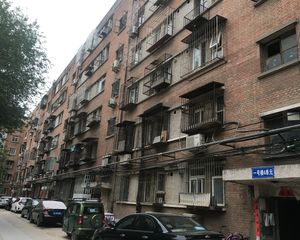 肿瘤医院宿舍低楼层户型方正出行方便交通便利