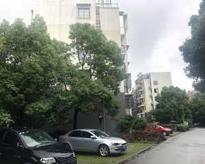 通风采光好,全屋无暗间,得房率高,绿地好,空气好