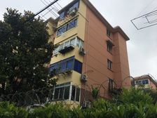 13号线延伸线运乐路站地铁口,出入很方便,诚意出售