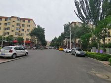业主诚意出售,小区绿化好,停车方便,看房方便