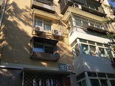 诚苑中里1室1厅南北