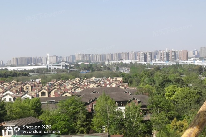 棠湖泊林城别墅实景图
