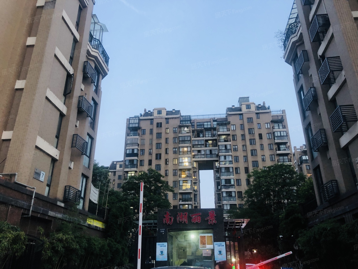 杭州南湖丽景图片