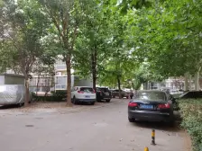 业主诚心出售,价格看上能聊,好楼层好地段