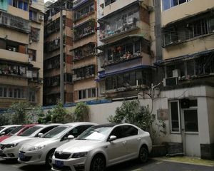 芳草东街53号2室1厅东西