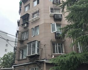月坛街道三里河北街5号院中间楼层东北一居室