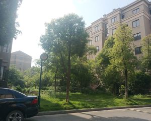 此房户型格局好,采光好,无遮挡,出行方便