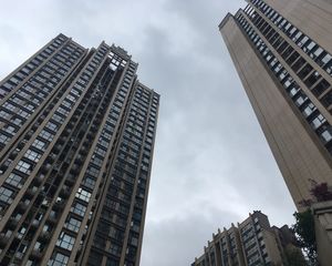 蓝光东方天地3室1厅西南