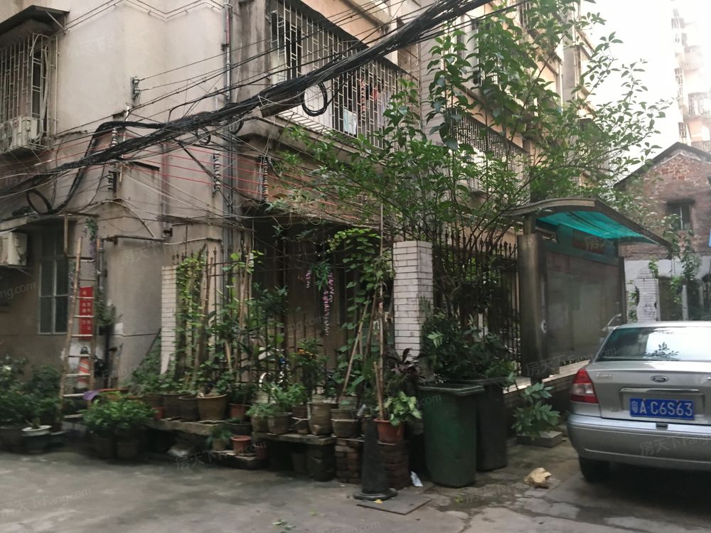 小区相关图