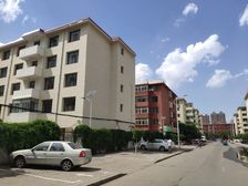 此房是商品房,有本配贷,户型好,无遮挡,产权清晰