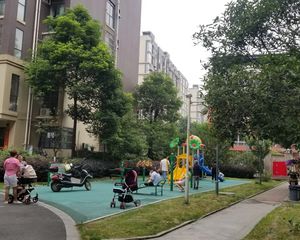 靖湖湾2室1厅西