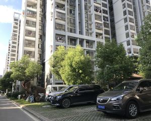省府板块,采光充足,视野开阔,中装出租中,满二