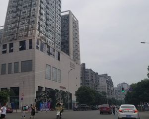 犀浦百伦广场3室2厅东南西南
