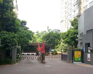 总价包括两个人防车位,户型实用,看房方便