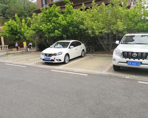 高新3路沿线泊林映山两室一厅精装修