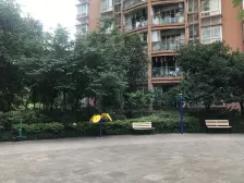 此房户型好 近步行街户型方正采光充足