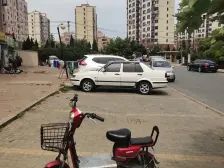 此房中间楼层,采光好,近地铁,市场