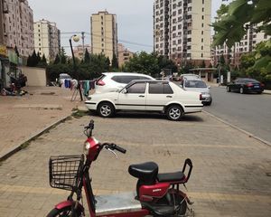此房凤凰楼层,一室变二室,中间楼层,装修保持很好