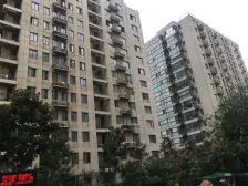 十万火急!精装卧室朝南 坐拥如意河 生活便利 拎包入