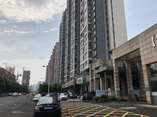 衡府业主加装修两百平,加装了电梯,诚心卖,随时看房