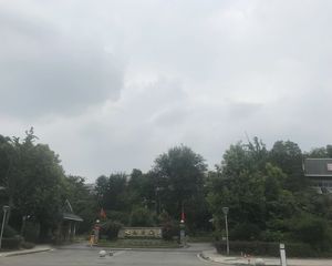 七彩花都A区 4室1厅 西南