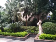 龙湖天街旁 三轻轨 小区门口就公交站 出行 购物方便