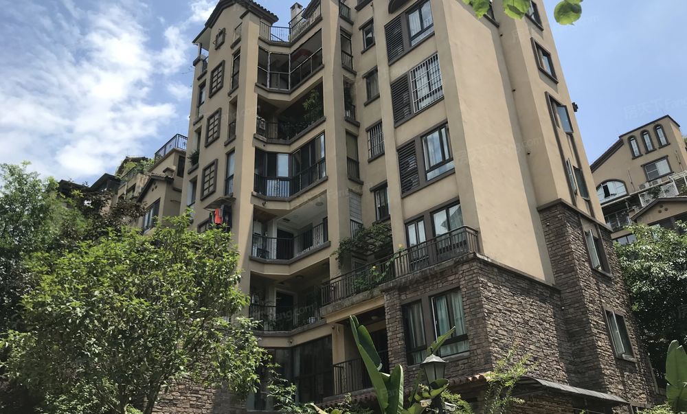 新上轻轨洋房带露台九龙坡奥园国际城精装三房132万