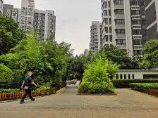 河医鑫苑国花 90平两房 一楼带院 无贷款 拎包入住