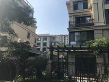 世茂维拉5室1厅南北