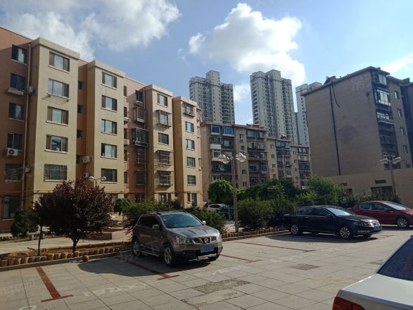 职高西小区实景图
