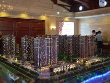 秦都·褐石公馆 3室2厅 东 南