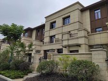 骧龙国际别墅边户 上下五层 前后花园