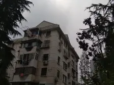 区政府旁经典小2房 厨卫全明 出则繁华 交通方便