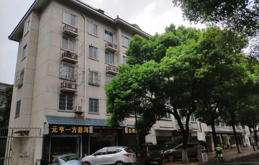 新出 名筑高第旁 御龙苑 精装中层 解小 24中空置 有钥匙