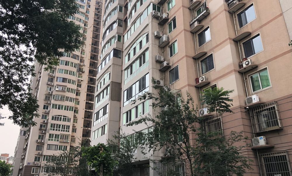 香江花园 新上精装大两室可当三室有车位,天津河西挂甲寺香江花园二手