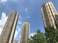 此房精装全配,拎包入住,视野开阔,