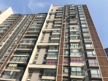 满5年 带平台花园 精装修保养新 南北对流 安静不靠路