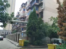 此房满五年唯一, 采光足 1楼带院子,