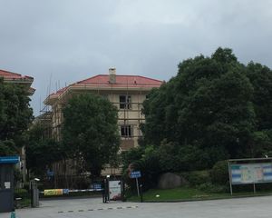 酒店位于宁波东部新城价格便宜统一精装