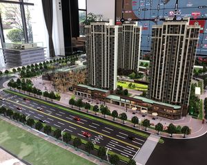 新小区精装未住家门口二中东站边