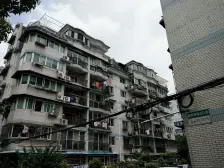 大飘鹰新上东边套三房,前排是物业采光无任何遮挡,